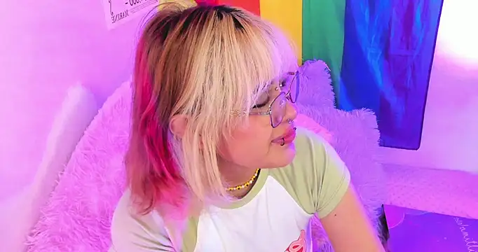 NekoWaifu online show from November 5, 1:38 pm