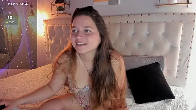 sophiee09  online show from December 2, 1:57 pm