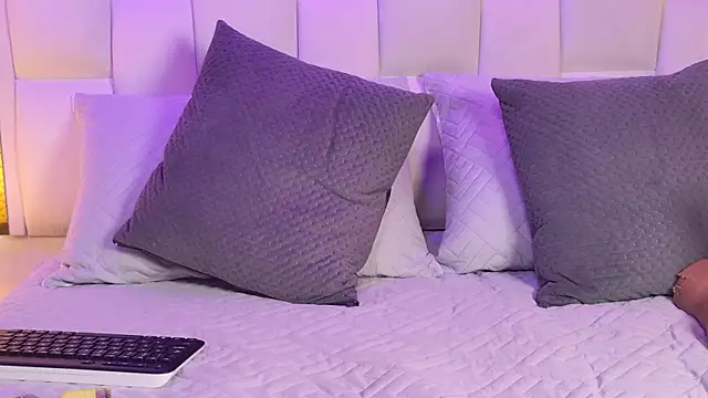 paulina cano online show from November 8, 8:25 pm