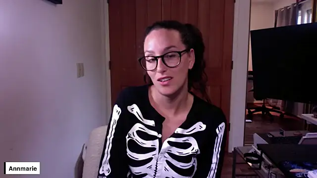 Snapshot of annmarieferrara chatting on October 3, 4:12 pm annmarieferrara online show from October 3, 4:12 pm