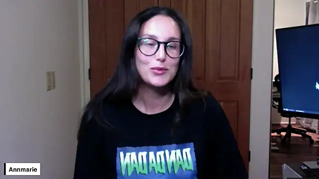 Snapshot of annmarieferrara chatting on October 1, 2:27 am annmarieferrara online show from October 1, 2:27 am