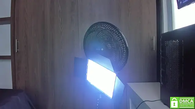 Scarlet  Jones  online show from September 30, 10:14 pm