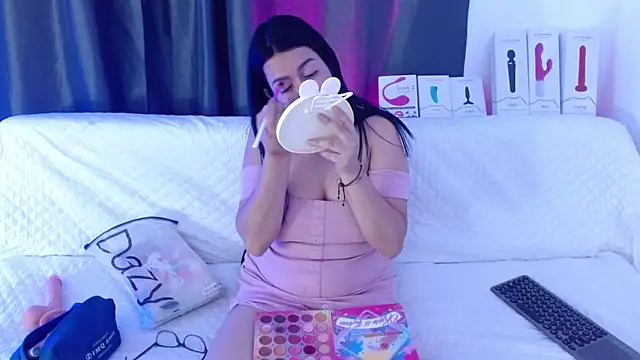 Snapshot of burningpleasuree chatting on October 3, 1:00 am burningpleasuree online show from October 3, 1:00 am