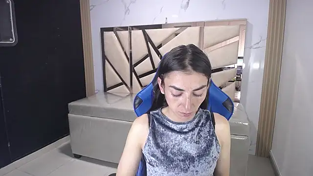 Maily a  online show from December 23, 2:59 am