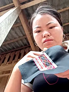 emly-xinh18 online show from September 26, 2:09 am