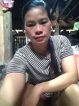 Snapshot of Qinjid002 chatting on October 4, 3:56 am Qinjid002 online show from October 4, 3:56 am