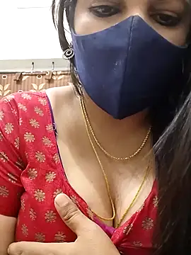 Snapshot of hottamil_honey_couples chatting on October 14, 9:39 pm hottamil honey couples online show from October 14, 9:39 pm