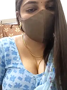 Snapshot of hottamil_honey_couples chatting on October 1, 10:59 pm hottamil honey couples online show from October 1, 10:59 pm