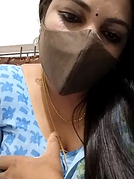 Snapshot of hottamil_honey_couples chatting on October 7, 10:47 pm hottamil honey couples online show from October 7, 10:47 pm
