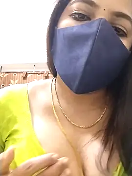 Snapshot of hottamil_honey_couples chatting on October 16, 10:12 pm hottamil honey couples online show from October 16, 10:12 pm