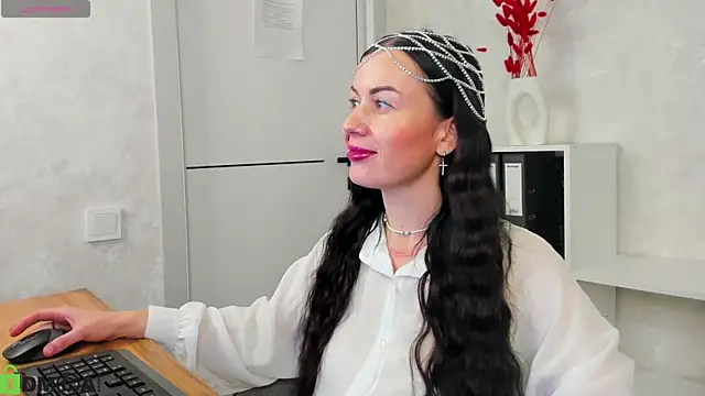Stella Leon online show from October 9, 1:10 am