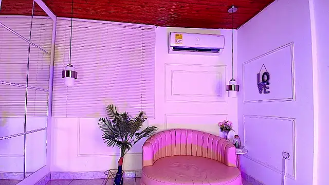 alessia moon1 online show from January 7, 12:52 pm