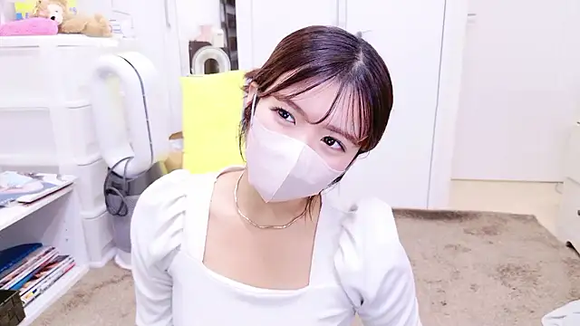 Snapshot of SatoYuri_jp chatting on October 19, 11:01 am SatoYuri jp online show from October 19, 11:01 am