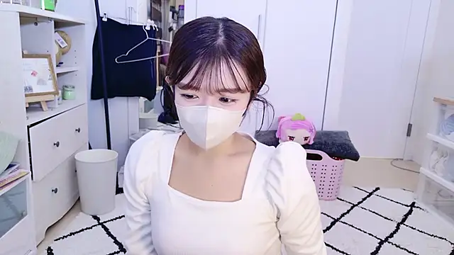 Snapshot of SatoYuri_jp chatting on October 4, 9:04 am SatoYuri jp online show from October 4, 9:04 am