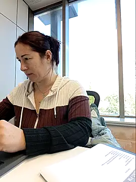 bichota85 online show from January 7, 9:34 am