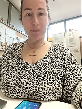 bichota85 online show from February 10, 12:30 pm