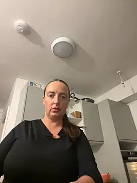 Snapshot of QueenStacyxox chatting on October 3, 9:09 pm QueenStacyxox online show from October 3, 9:09 pm