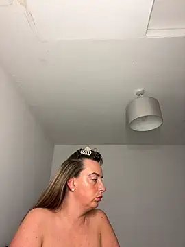 Snapshot of QueenStacyxox chatting on October 16, 11:18 pm QueenStacyxox online show from October 16, 11:18 pm