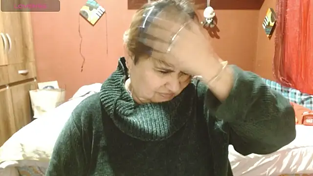 Snapshot of Sasharosee2 chatting on October 28, 12:33 pm Sasharosee2 online show from October 28, 12:33 pm