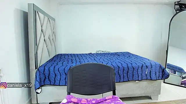 Daniela x19 online show from October 31, 1:07 am