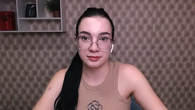 Snapshot of MiraBabe_ chatting on September 23, 9:51 am MiraBabe online show from September 23, 9:51 am