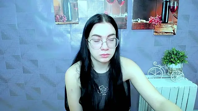 Snapshot of MiraBabe_ chatting on October 20, 7:33 am MiraBabe online show from October 20, 7:33 am