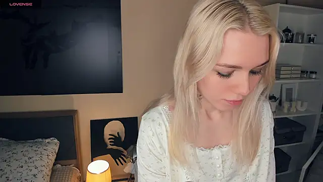 DianeHonnette online show from October 15, 8:11 pm