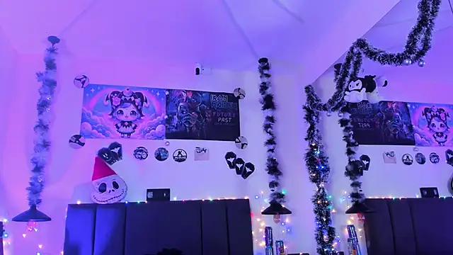 SabrinaV  online show from January 7, 5:49 pm