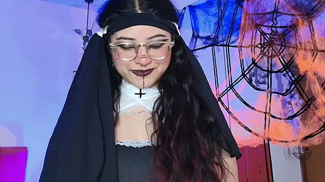 Snapshot of SabrinaV_ chatting on October 20, 11:46 am SabrinaV online show from October 20, 11:46 am