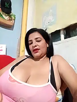 Snapshot of Hugueboobs_chantall_ chatting on September 24, 1:21 pm Hugueboobs chantall online show from September 24, 1:21 pm