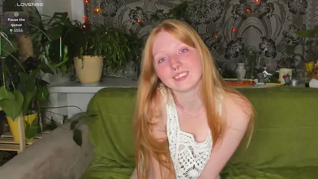 Snapshot of RitaSweety18 chatting on October 2, 8:58 pm RitaSweety18 online show from October 2, 8:58 pm