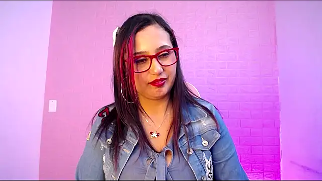 Snapshot of Sara1126_ chatting on October 18, 4:59 am Sara1126 online show from October 18, 4:59 am