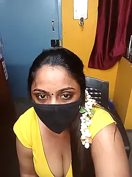 queendivya online show from March 28, 1:10 pm