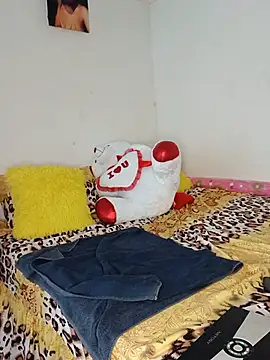 BubblyBeautiful online show from June 24, 2:38 pm