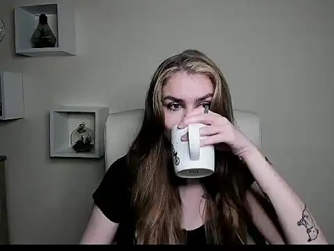 NinaBlond1 online show from October 14, 6:05 am