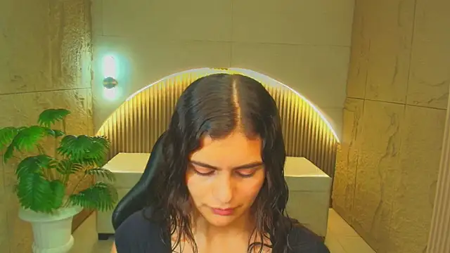 dany r  online show from December 17, 1:15 pm