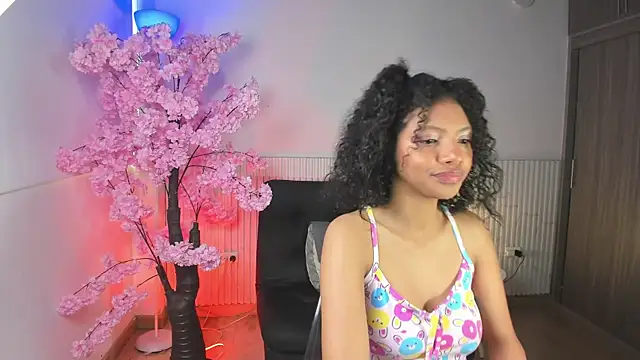 Snapshot of natalia_blue chatting on October 2, 3:50 pm natalia blue online show from October 2, 3:50 pm