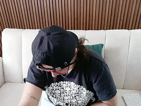 dirty feelena online show from February 5, 5:49 pm