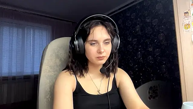 Snapshot of MollyPartey chatting on October 2, 2:55 pm MollyPartey online show from October 2, 2:55 pm