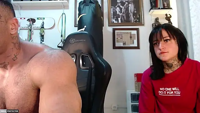Snapshot of henryhadesflirt chatting on September 20, 6:06 pm henryhadesflirt online show from September 20, 6:06 pm
