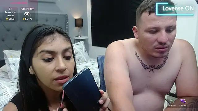 Snapshot of scarlett_and_justin chatting on September 26, 3:15 am scarlett and justin online show from September 26, 3:15 am