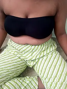 Snapshot of Kiara-Model chatting on September 23, 8:12 am Kiara-Model online show from September 23, 8:12 am