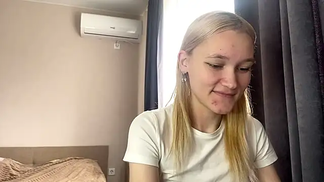 TwinedPeril online show from October 23, 7:14 am