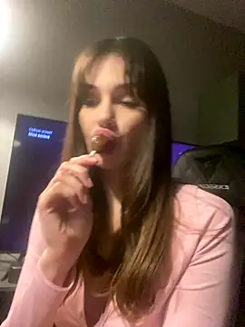 SoShyEmmyyy online show from October 6, 11:20 pm