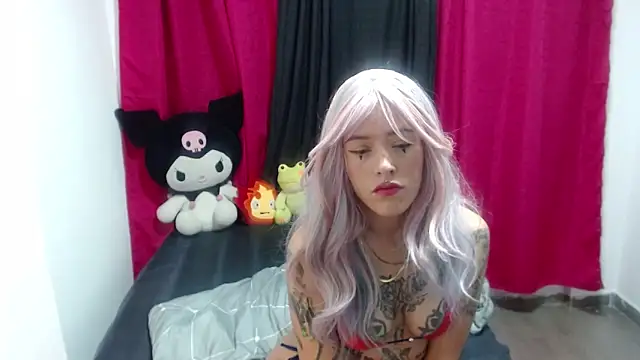 Snapshot of Emmy__Smith chatting on October 2, 9:47 am Emmy  Smith online show from October 2, 9:47 am