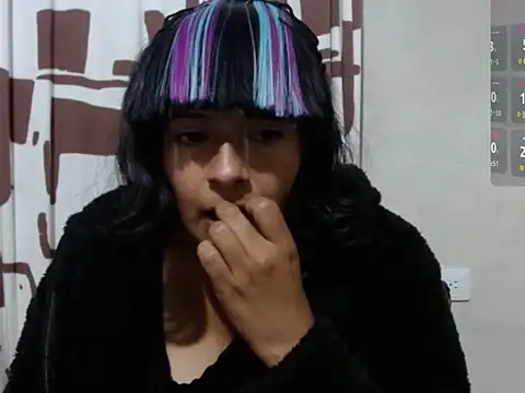 Acelinrose online show from May 28, 1:58 am