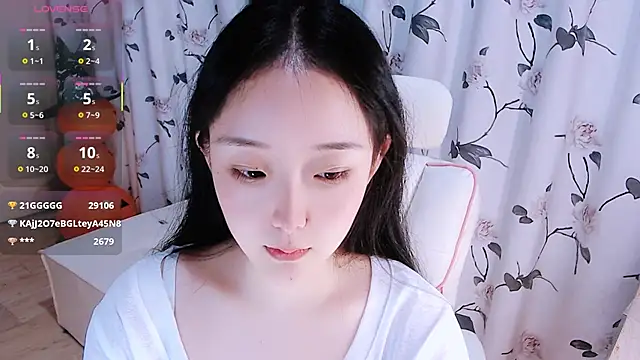 Niannian- online show from November 3, 5:17 pm