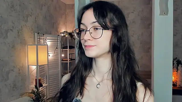 ReneeLippeatt online show from November 12, 7:45 pm