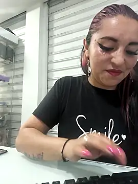 Alisson Stonee online show from April 19, 11:18 pm