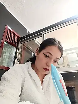 Snapshot of _Luna-1 chatting on October 10, 6:35 pm Luna-1 online show from October 10, 6:35 pm